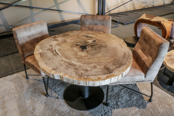 Tables and chairs - Image 2