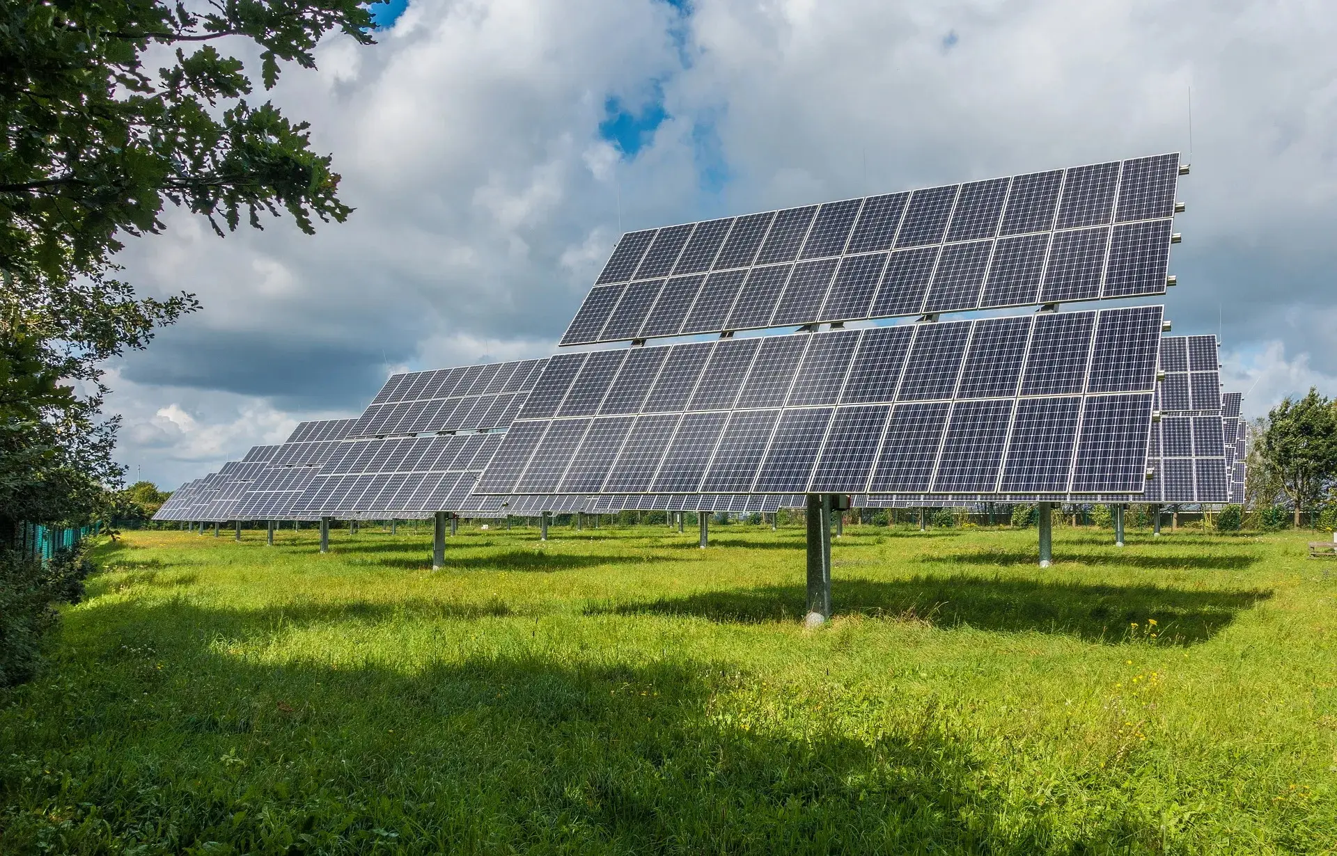 alrawasmarwan_83477_12613114_photovoltaic-system-2742302_1920
