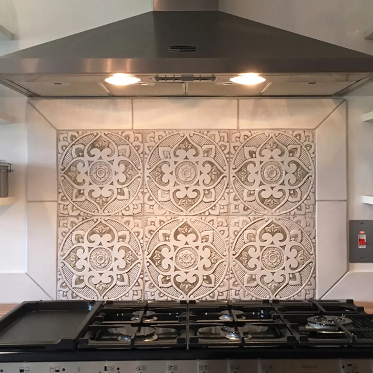 handmade-tile-decorative-relief-kitchen-splashback-beige-2__64526
